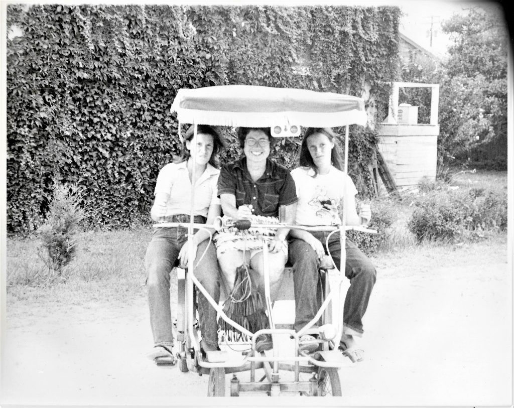 Amy, Lois, Mavra on a carriage ride