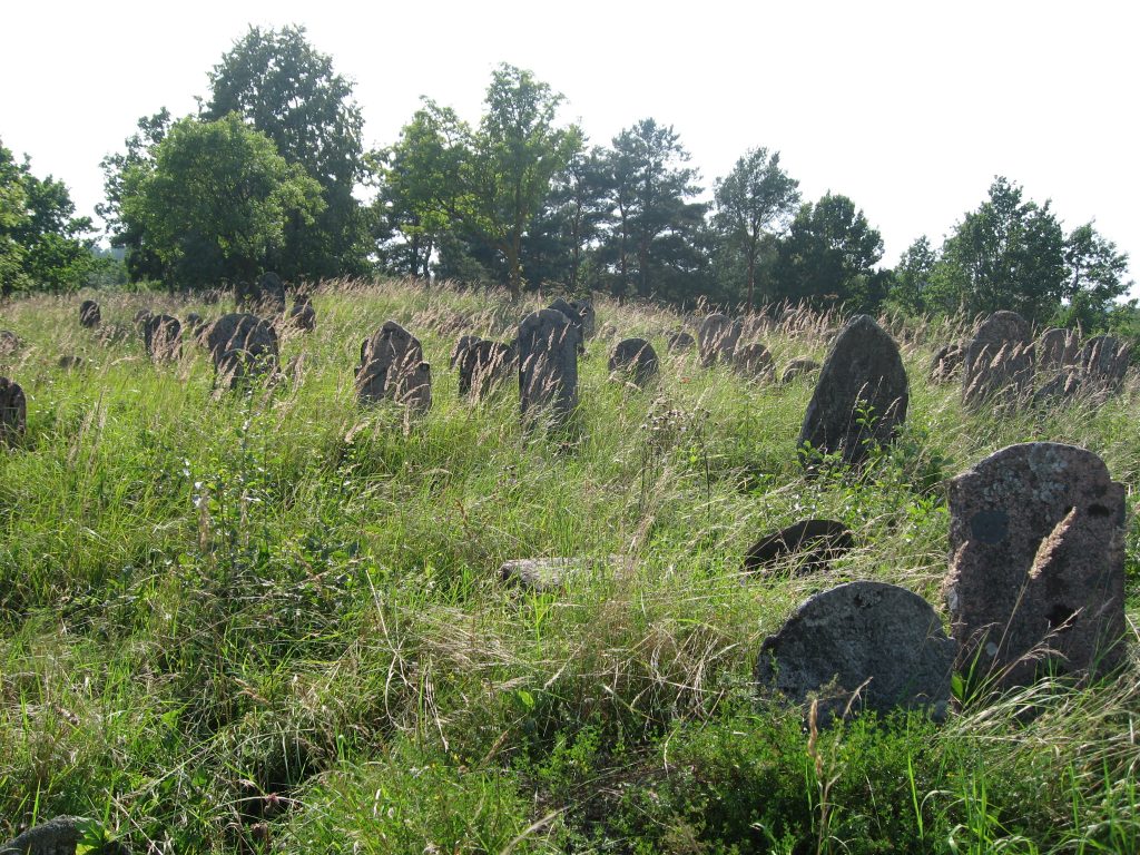 Zagare, Cemetery