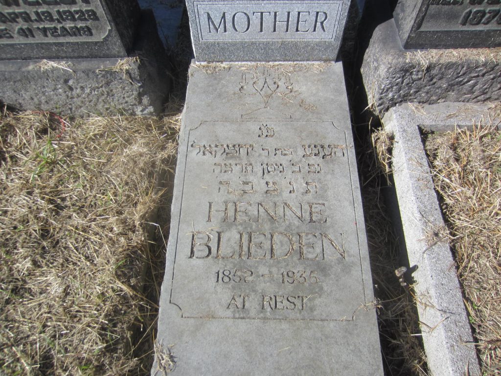 Closeup of Hannah Blieden's gravestone