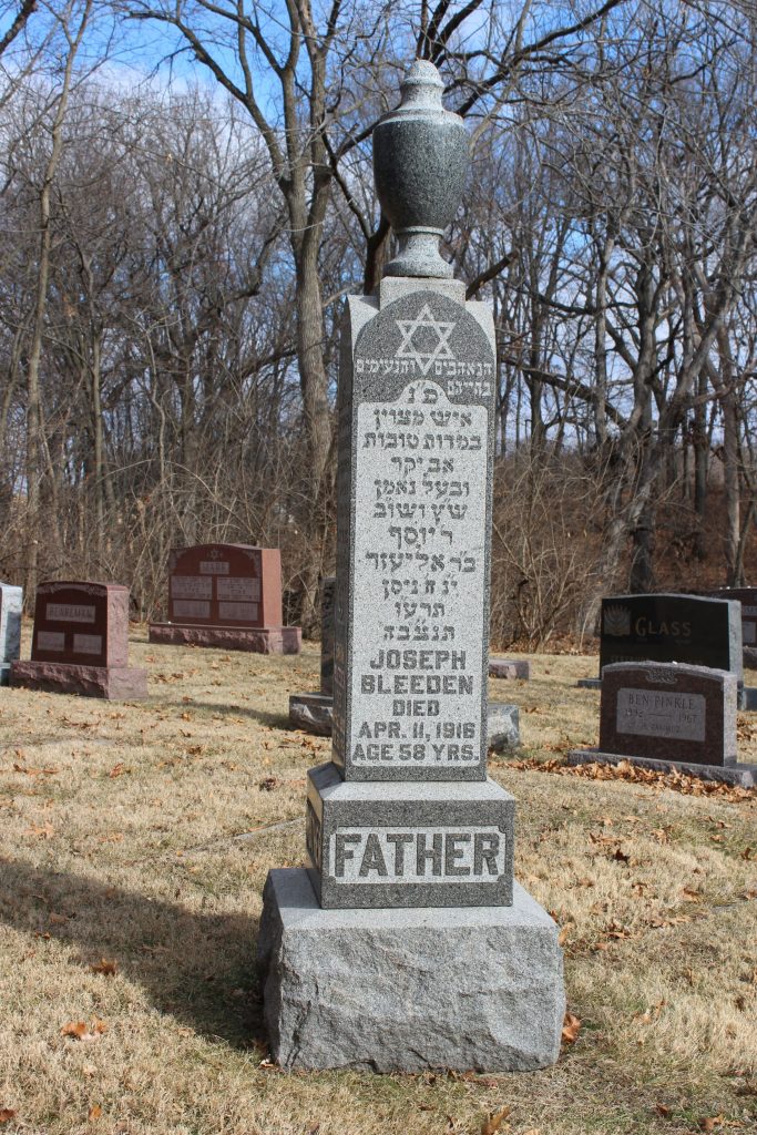 Rabbi Joseph Bleeden's gravestone