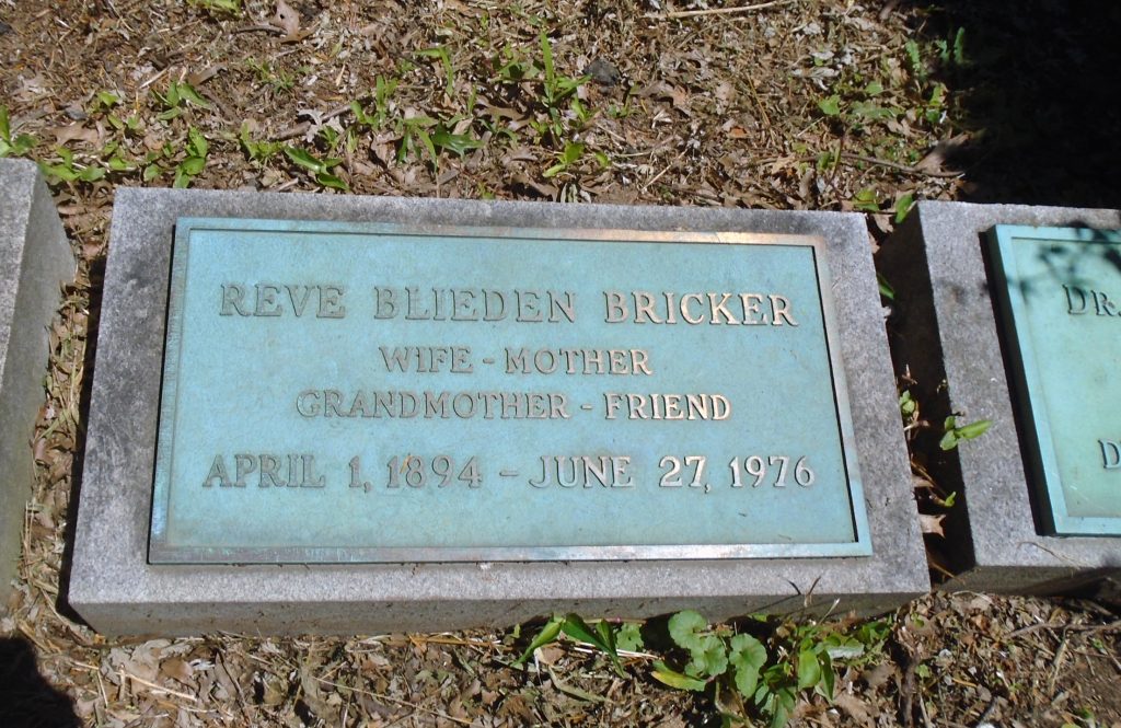 Reve Bricker gravestone